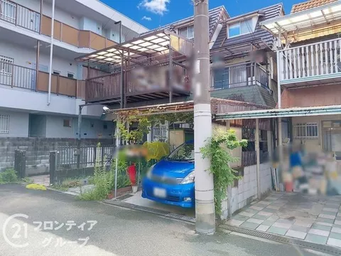 Convenient storage on the 1st floor + immediate reservation available / 2-story wooden terrace carport / all rooms with Western-style specifications