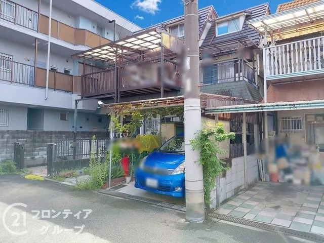 Convenient storage on the 1st floor + immediate reservation available / 2-story wooden terrace carport / all rooms with Western-style specifications