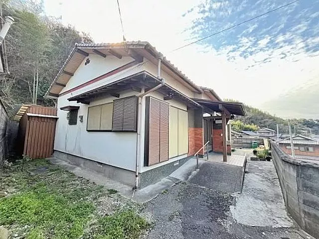 Used single-family home Nakama City Iwase 3-chome Used house