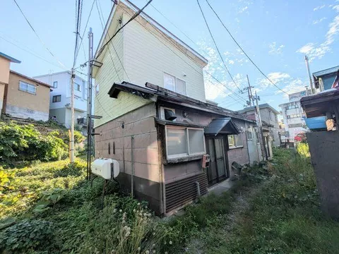 Otaru City, Wakatake-cho (Otaru Chikko Station) Single-story building 2LDK