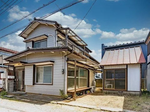 Quiet residential area with a pleasant living environment♪ About a 6-minute walk to the nearest station, 4 minutes to the convenience store♪