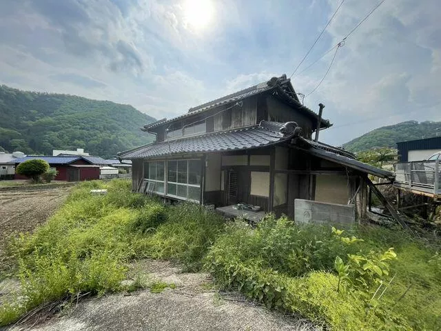 Taka County, Taka Town, Yachiyo District, Nakano-ma (Nishiwaki City Station) 2-story building 6DK