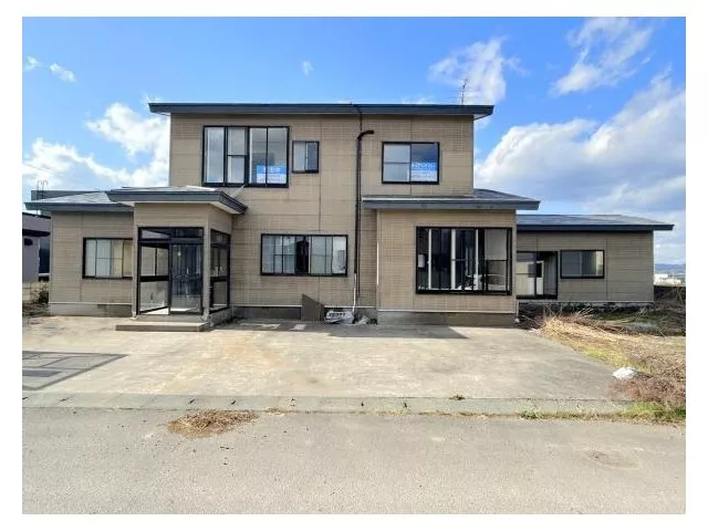 [Open House] [Current sale until April 26] 8SLDK, parking for 5 cars. Kuroishi Higashi Elementary