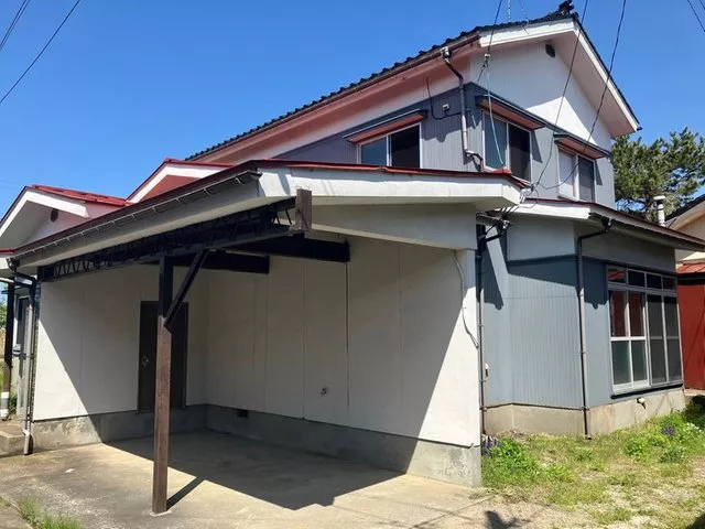 Kitashin (Dentetsu Kurobe Station) 700,000 yen