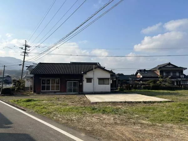 Arida Town, Nishimatsuura District, Kamihon (Kurayado Station) Single-story building 4DK