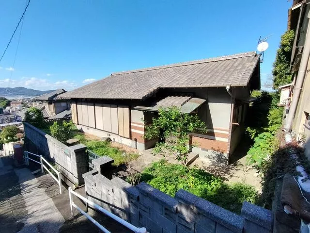 1-chome, Shukucho, Yahatanihonmachi, Kitakyushu City (Space World Station) Single-story building 4DK