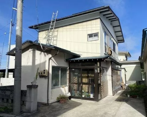 Yonezawa City, Shimohanazawa 3-chome (Yonezawa Station) 2-story building 6DK
