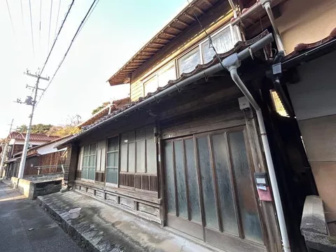 2F 7DK in Ohama-higashi, Kibe-cho, Masuda-shi, Masuda (Kamate Sta.)

2,000,000 yen