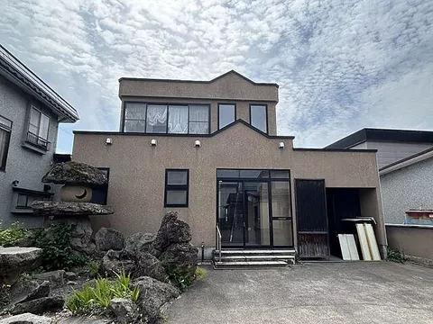 Used single-family home in Guminoki 2-chome, Kuroishi City