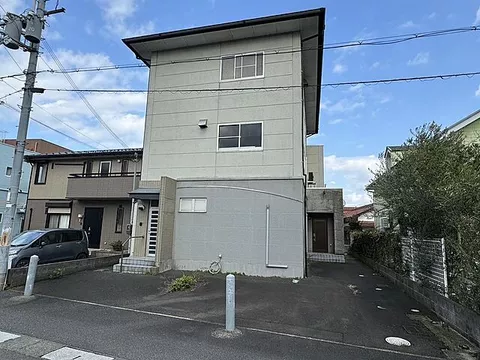 Used single-family home with store in Miyazaki, Takahama Town