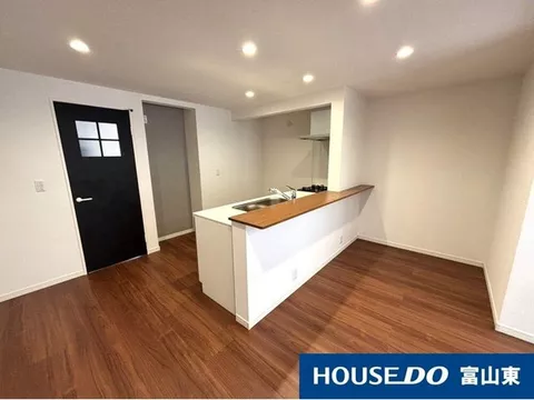 [Available for viewing ◎] Renovation! Layout change with a 21-tatami living room & new water facilities