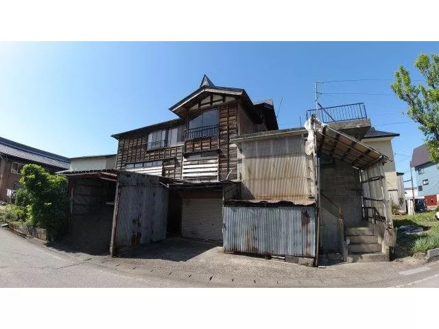 Noguchi (Shimojo Station) 300,000 yen