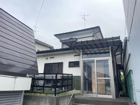 Hachinohe-shi, Hachinohe Oaza-Okubo Aza Sawame (Shiragane Sta.) 2F 6DK

3.8 million yen