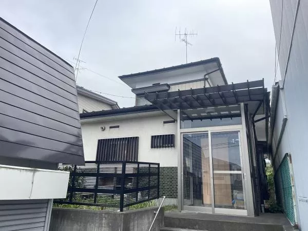 Hachinohe-shi, Hachinohe Oaza-Okubo Aza Sawame (Shiragane Sta.) 2F 6DK

3.8 million yen