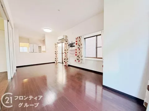 [Surrounding environment is excellent + Immediate viewing available] The interior is very clean ■ A great location, 5 minutes on foot from Sanyo Tenma Station