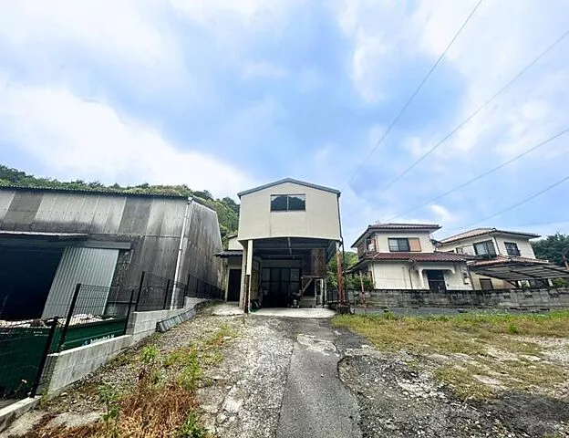 Used single-family home in Chikushino City, Yamakabe