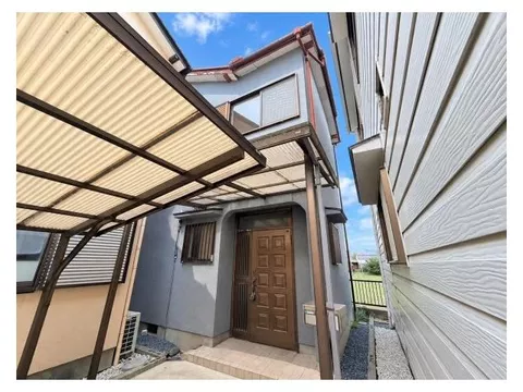 Renovated in part in 2023 × 9 minutes on foot to Nigatsudo Station × Parking lot with carport available