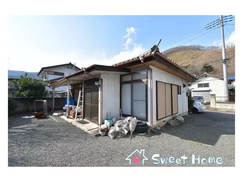 Ideal for country living ♪ Easy-to-live single-story house ♪ Parking space for 3 cars available ♪