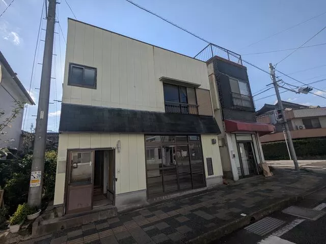 Ureshino City, Ureshino Town, Oaza Shimoshuku Otsu (Ureshino Onsen Station) 2-story building 5K