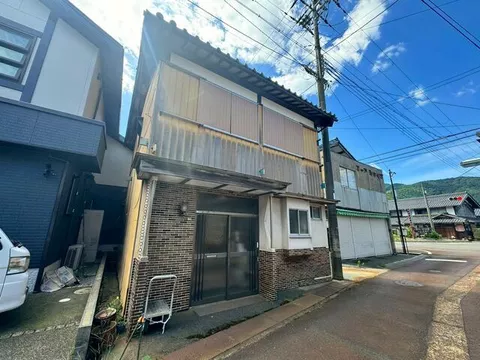 2F 4LDK, Oura, Nishiazai-cho, Nagahama-shi, Nagahama

2,000,000 yen