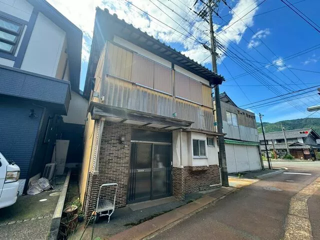 2F 4LDK, Oura, Nishiazai-cho, Nagahama-shi, Nagahama

2,000,000 yen