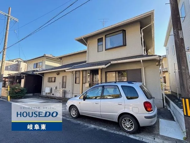 Spacious 7LDK layout! Convenience store and post office within walking distance♪ Quiet residential area!