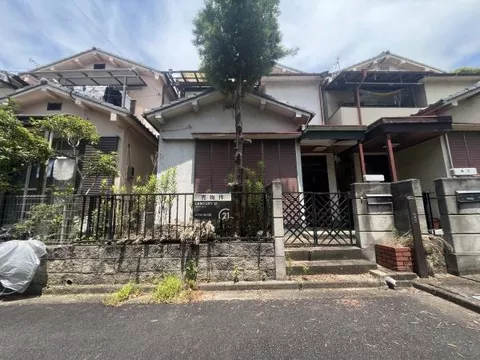 Kashihara City, Ishikawa Town (Kashihara Jingu-mae Station) 2-story building 5DK