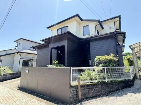 Exterior renovation completed! A house in Kiyotake that embraces nature.