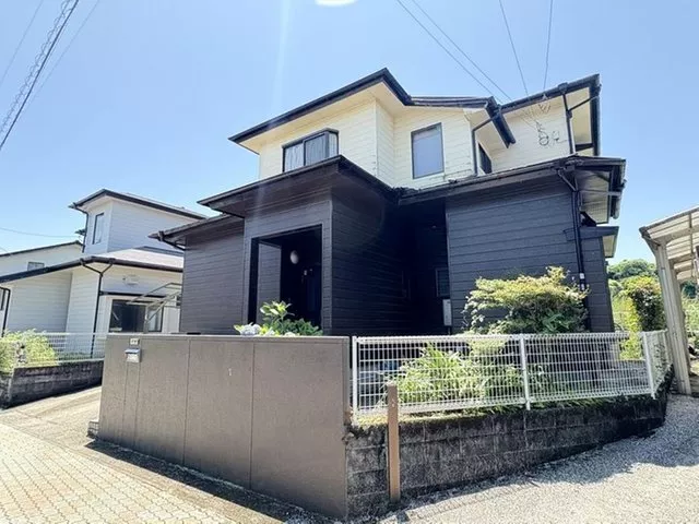 Exterior renovation completed! A house in Kiyotake that embraces nature.