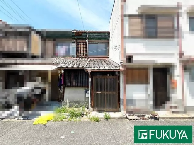 ☆ Perfect for personal use or as an investment! A nostalgic south-facing two-story wooden terrace house♪