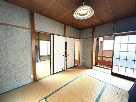 [Nearest JR Sobu Line Koiwa Station] Suitable for personal residence as well as for investment property
