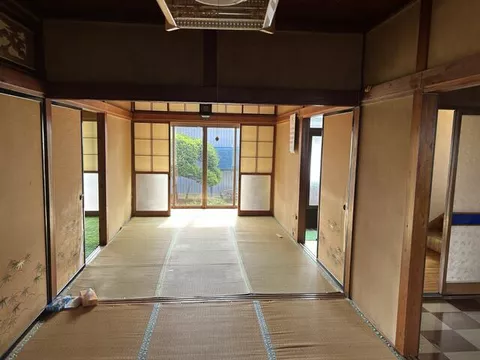 Shiono, Shioi Town, Yonezawa City (Nishi-Yonezawa Station) 2-story building 6DK