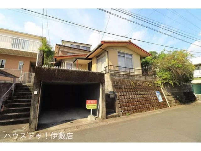 [9 minutes on foot to Nishi-Ishiki Elementary School] [Two-family style used house] [Available for immediate viewing as it is vacant]