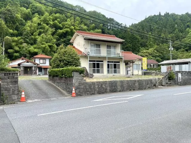 Shunan City, Oaza Kanmine (Tokuyama Station) 2-story 6DK