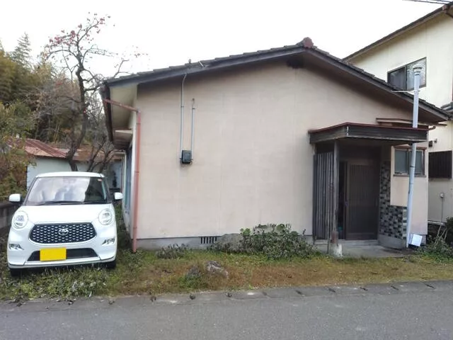 Oita-shi, Oita (Takenaka station) Single story house 4K

Single-story house 4K 2.5 million yen