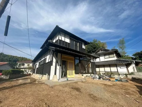 Open house held / Interior and exterior renovation in progress / Water fixtures replaced / Parking for 3 cars available