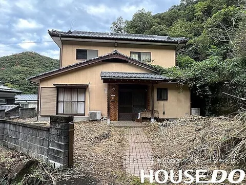 Used single-family home in Ohama Town