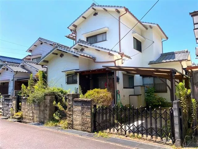 2F 5DK in Shimoyidai-cho, Matsuyama-city

5,800,000 yen