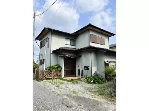 A 5DK with all rooms over 6 tatami mats! Good sunlight♪ The spacious lot of 101.94 tsubo is also suitable for a home garden.