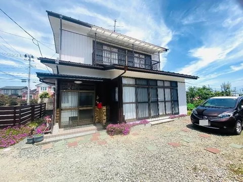 9-minute walk from Hamayoshida Station, a spacious living area of approximately 308 tsubo