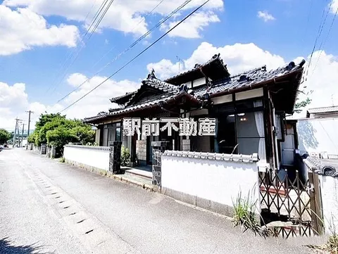 Used single-family home, 13 minutes on foot from Yoshinogari Park Station on the JR Nagasaki Main Line.