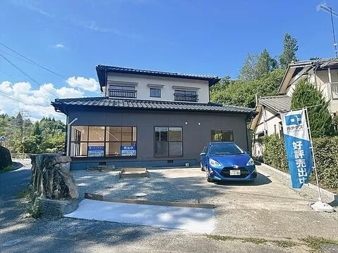 Used single-family home in Takaya-cho, Higashi-Hiroshima City