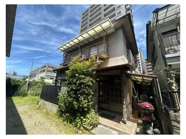 ☆Good sunlight☆About a 4-minute walk to Kōtsū-kyoku-mae Station☆Accessible by 2 train lines☆Convenient living facilities available