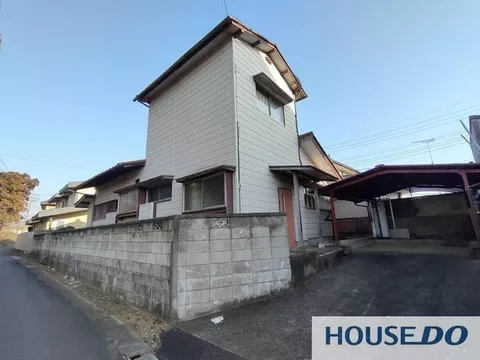 13 minutes on foot from Isoyama Station; wooden 4LDK with a land area of 262 square meters and a good view for a comfortable living