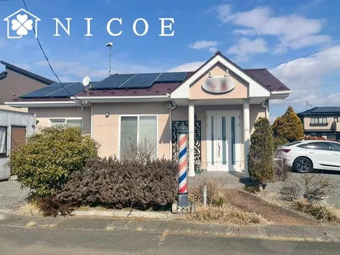 A single-story house where you can live on one floor♪ 6m road in front × parking space for guests!