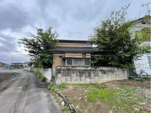 ◆Storage◆Open kitchen◆Partial flooring◆Separate bath and toilet◆Facing southeast road