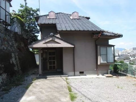 A quiet residential area located on a high ground in Urata 4-kumi