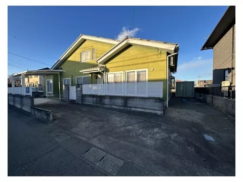 [Open house held] [Current sale] Possible to park 2 standard cars. 4SLDK with storage in each room