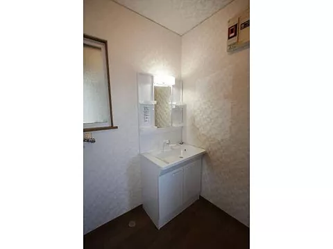 Used single-family home, 4 minutes on foot from Ugo Kameda Station on the JR Uetsu Main Line - Image 2