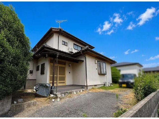 A used house with 5DK that feels the essence of Japanese style